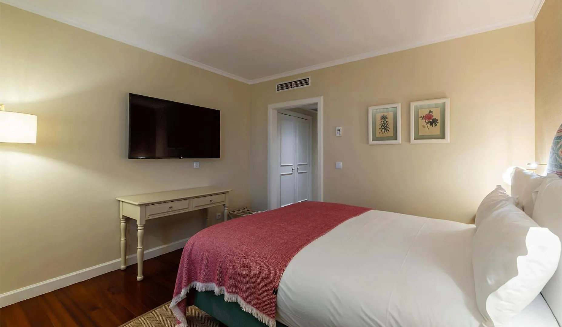Pestana Quinta Perestrello Hotel Funchal  4*, Funchal (Madeira)